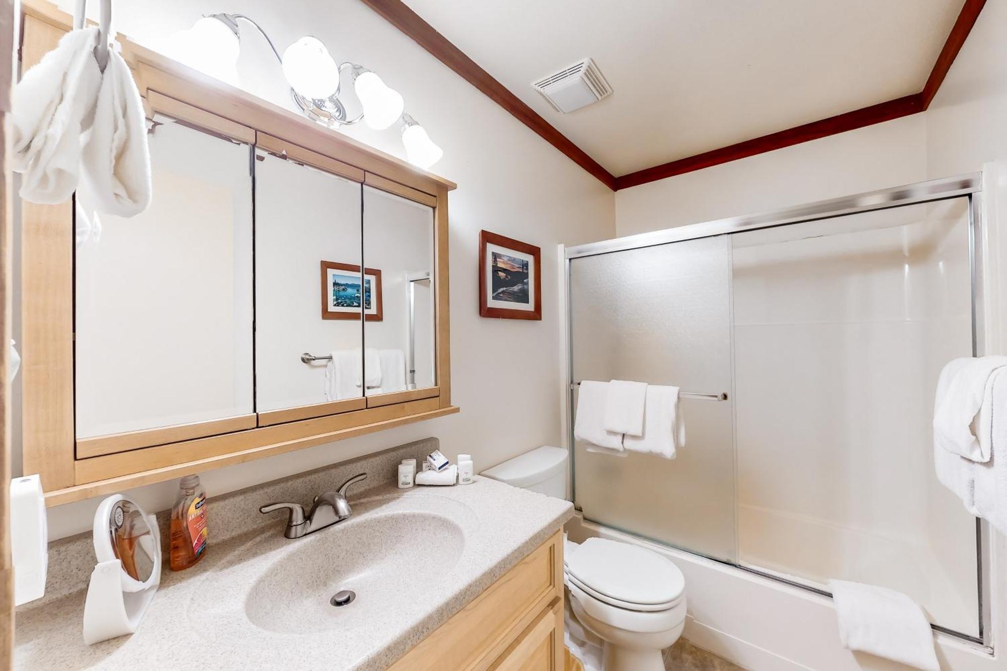 Creekside Retreat & Sierra Townhome Incline Village Ruang foto